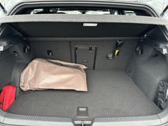 Fahrzeugabbildung Volkswagen Golf VIII 1.5 GTE DSG FACELIFT PANO HuD AHK