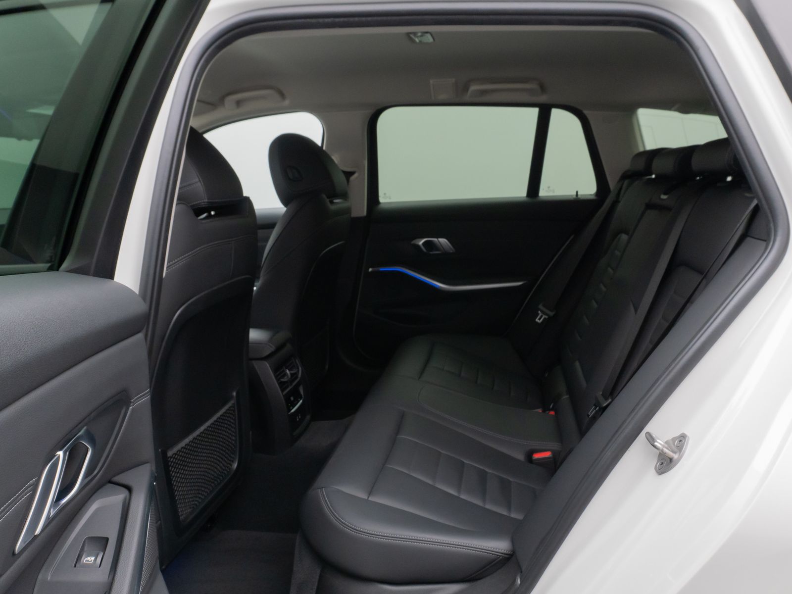 Fahrzeugabbildung BMW 320d  Luxury Line Kamera DAB HiFi Stop&Go Sport