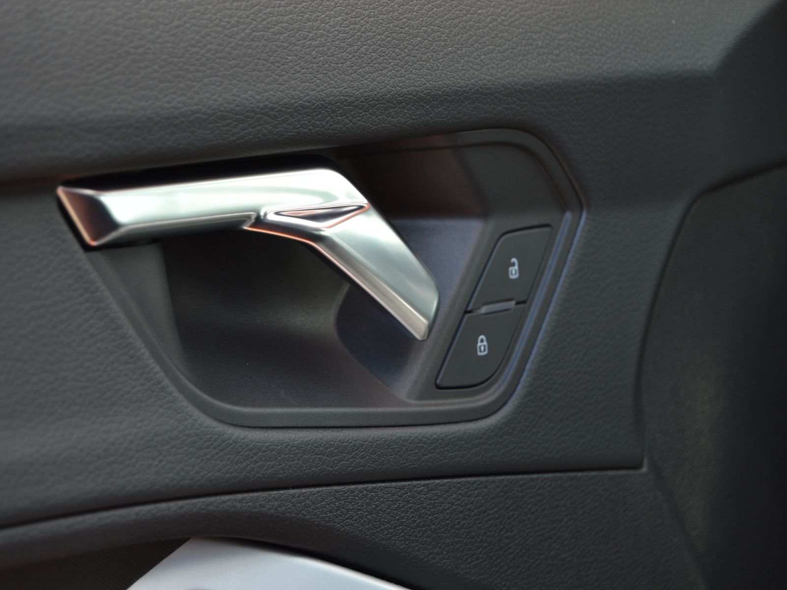 Q3 35 TFSI S-tronic Advanced OPTIK-SW/AHK/LED/18