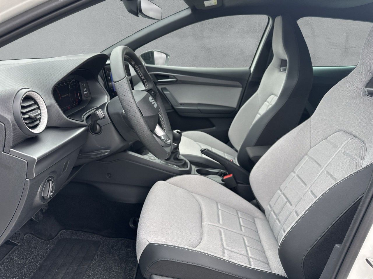 Fahrzeugabbildung SEAT Ibiza FR 1.0 TSI 85 kW - mit KI generiert/bearbeitet