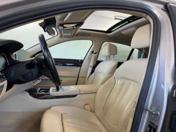 BMW 750 - 11