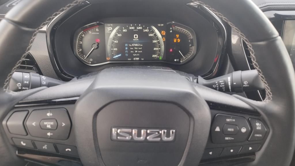 Erstes Annaberger Autohaus - Isuzu D-MAX Double Cab 4x4, V-Cross, AHZV, Hard-Top - Bild 11 Erstes Annaberger Autohaus - Isuzu D-MAX Double Cab 4x4, V-Cross, AHZV, Hard-Top - Bild 11