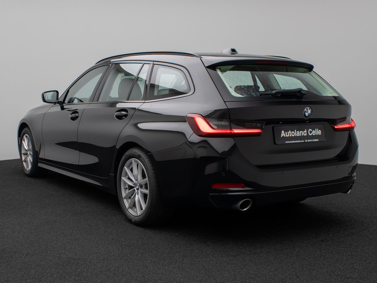 Fahrzeugabbildung BMW 318i DAB PDC Widscreen Geschwindigkeitsreg LED