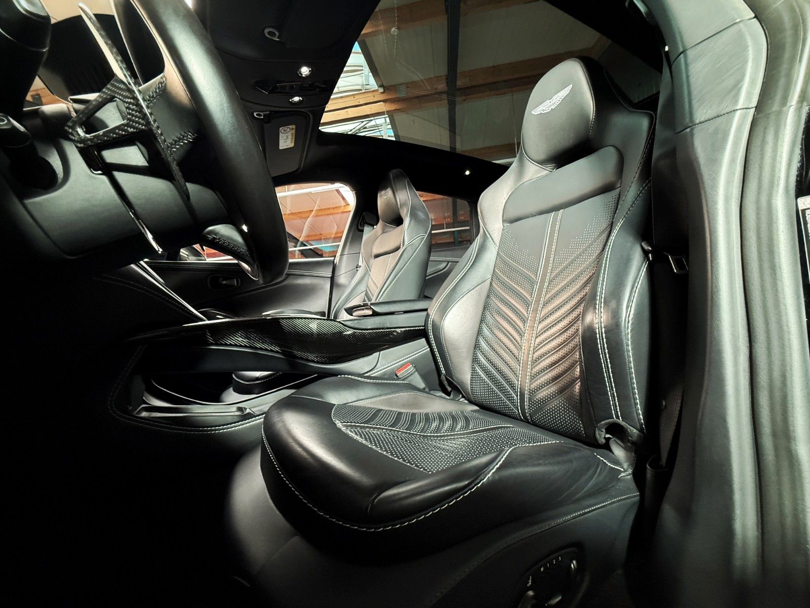 Fahrzeugabbildung Aston Martin DBX 4.0 V8 DBX707 + 2.Hand + Top Geplfegt