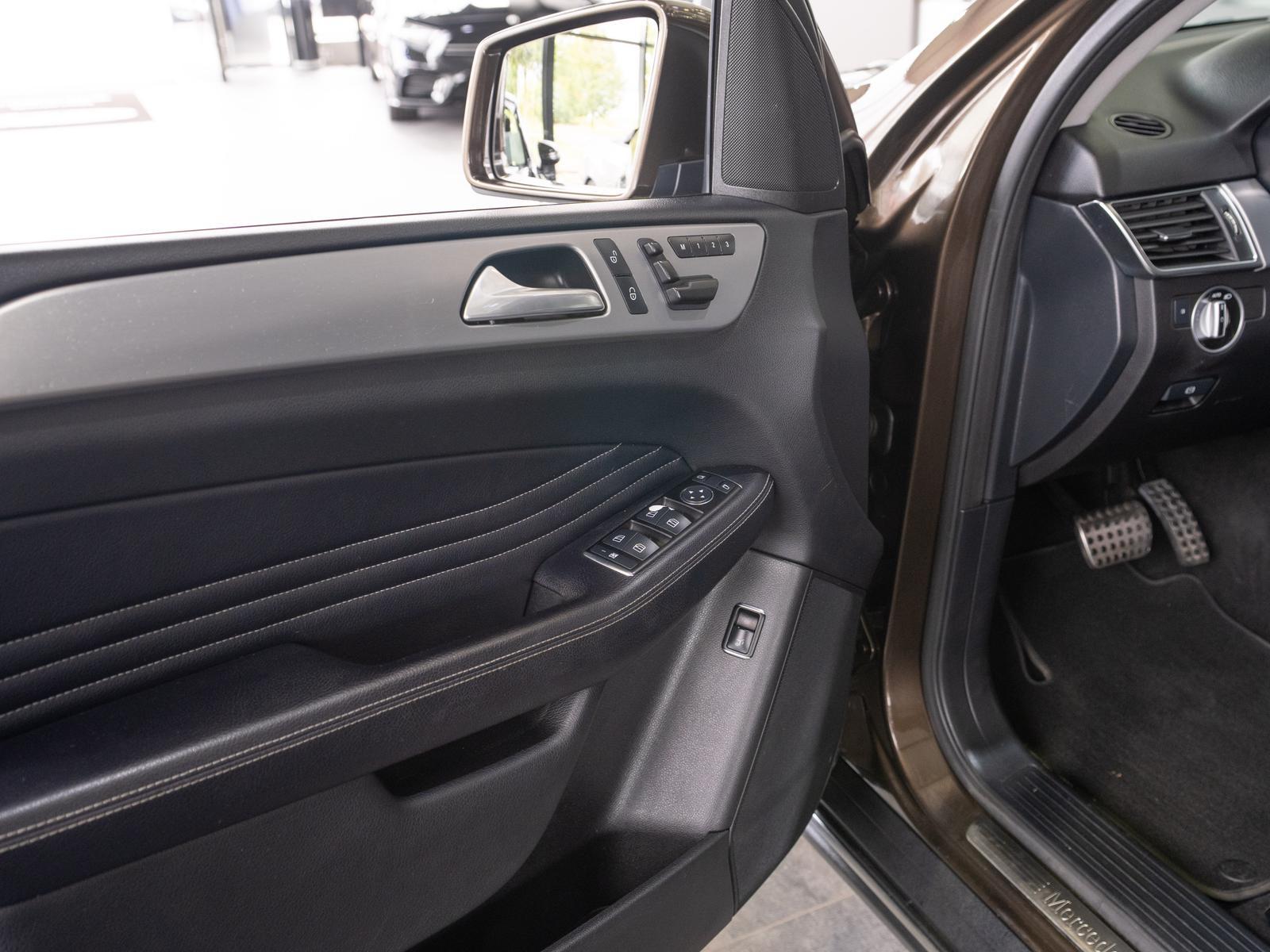 Mercedes-Benz ML 350 4 Matic *AHK*R-KAMERA*MEMORY*LEDER*