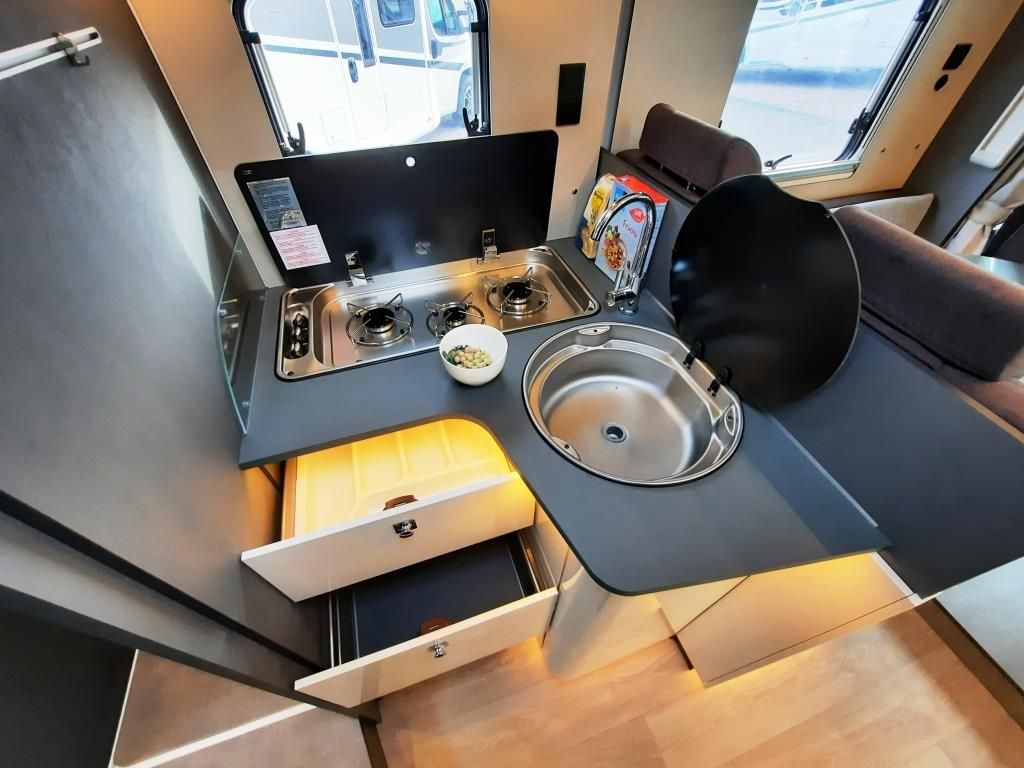 Fahrzeugabbildung Laika Kosmo L 409 Verfüg./Sparen Sie 19.106,- €