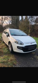 Fiat Punto 1.2 8V 1. Hand,  Bj. 2011, TÜV 11/2027,   - gebrauchte Fiat Punto aus dem Jahr 2011