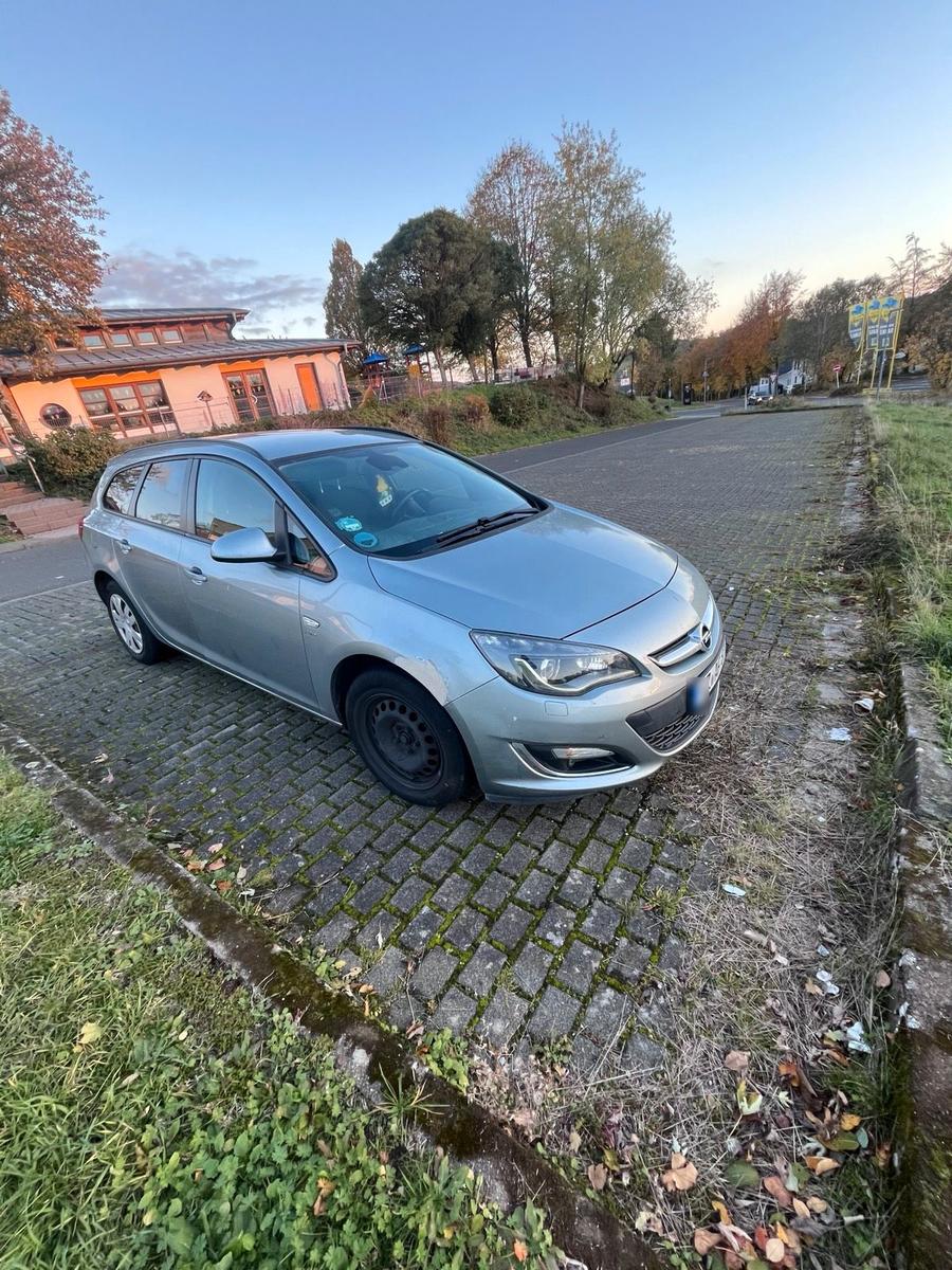 Opel Astra 2013 — photo 6