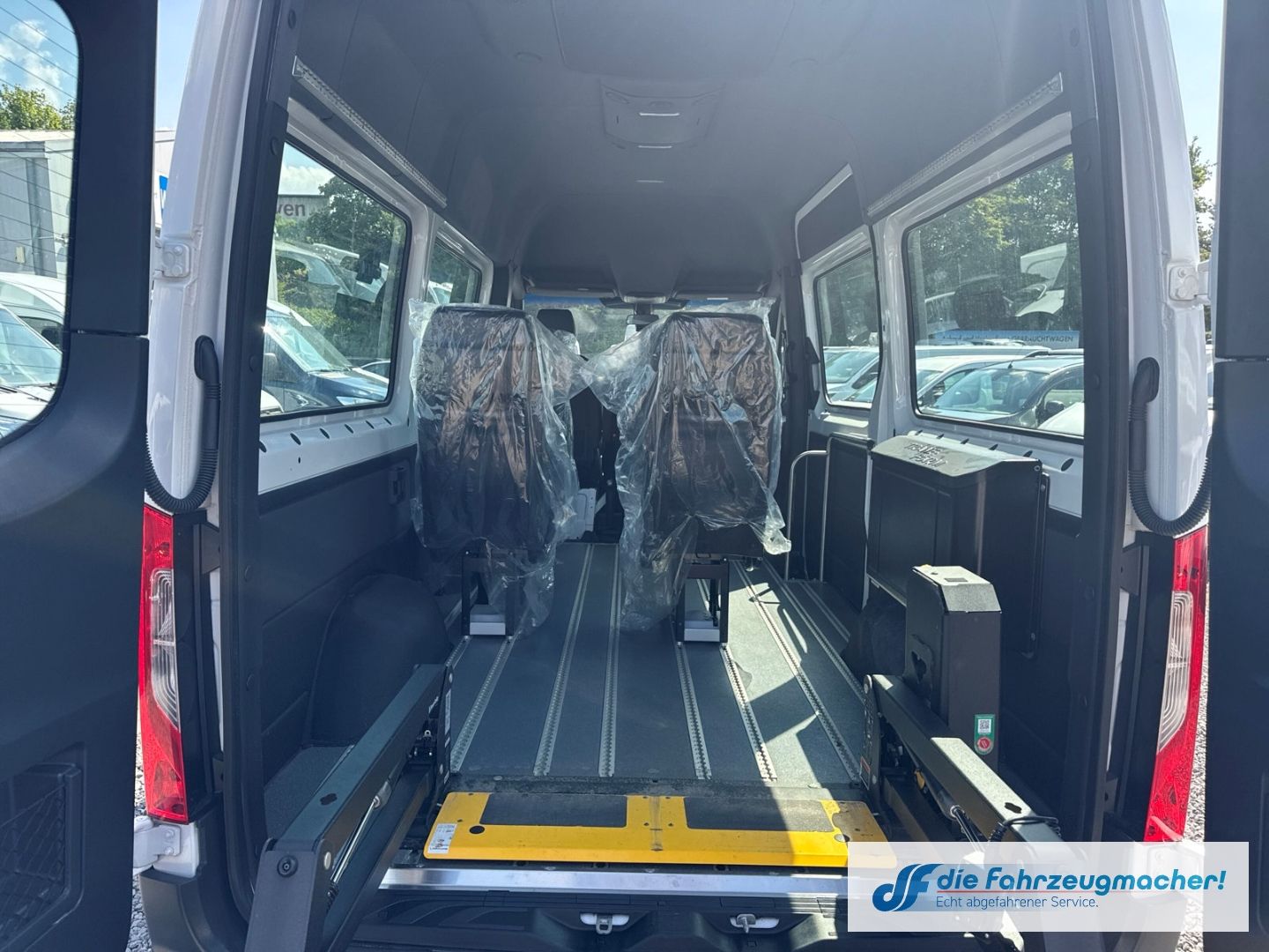 Fahrzeugabbildung Mercedes-Benz Sprinter III Tourer RWD AWD 315 CDI L2 DAB SHZ