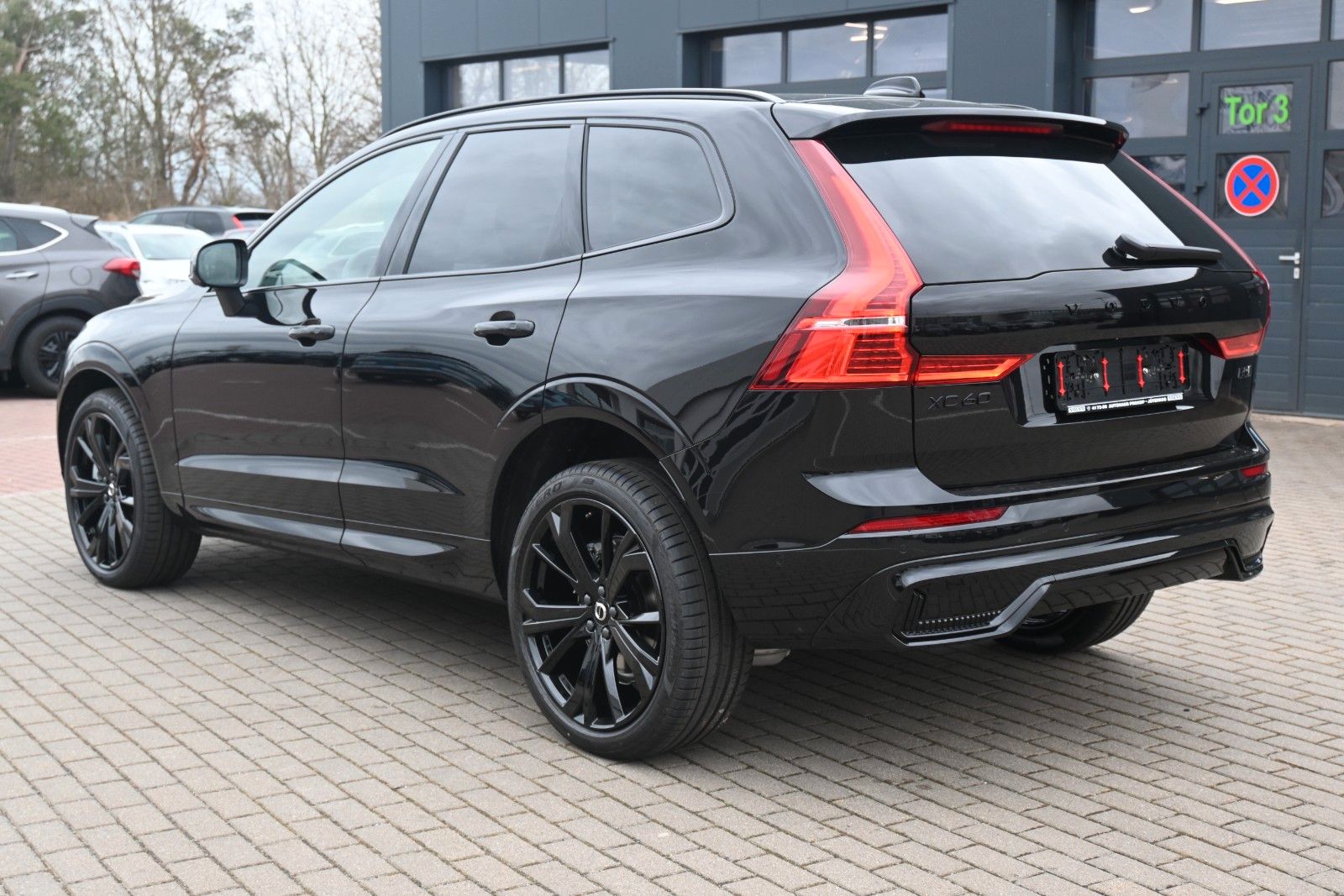 Fahrzeugabbildung Volvo XC60 B5 AWD Ultra Black Edition*360*LUFT*ACC*AHK