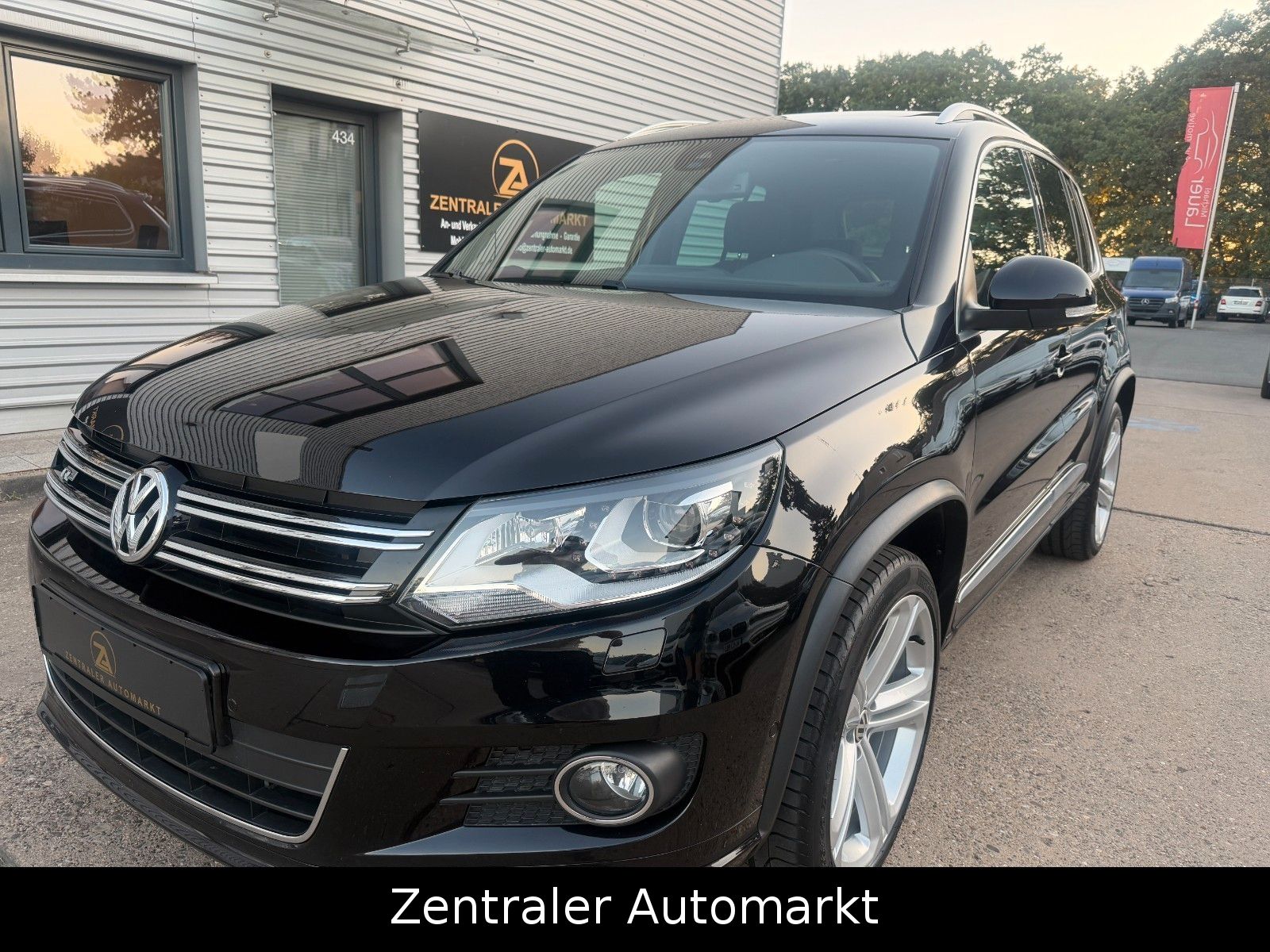 Volkswagen Volkswagen Tiguan Lounge Sport & Style /Xenon/Navi