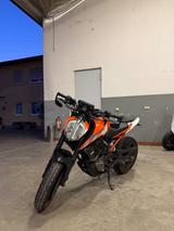 KTM Duke 125 - KTM MOFA
