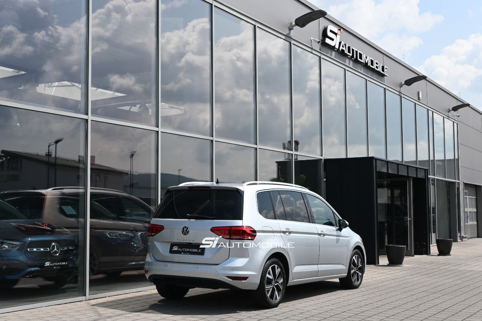 Fahrzeugabbildung Volkswagen Touran 2.0 TDI DSG Highline °ACC°AHK°DYNAUDIO°