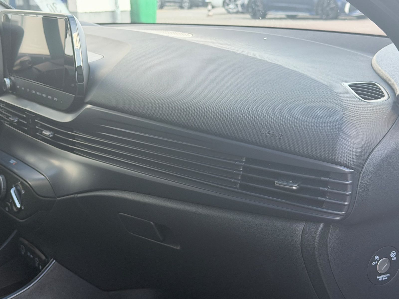 Fahrzeugabbildung Hyundai i20 1.0 T-GDI Blackline *Navi*RFKamera*LED*BOSE*