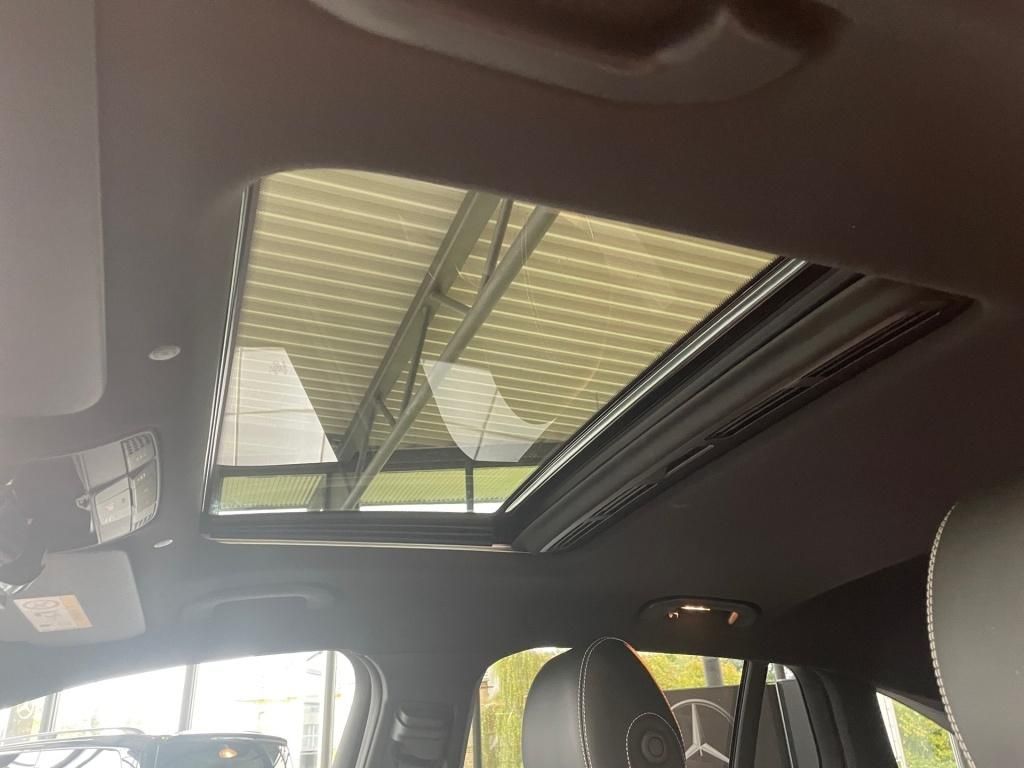 Fahrzeugabbildung Mercedes-Benz EQC 400 4M AMG AHK ACC Sitzklima SHD HUD Sport