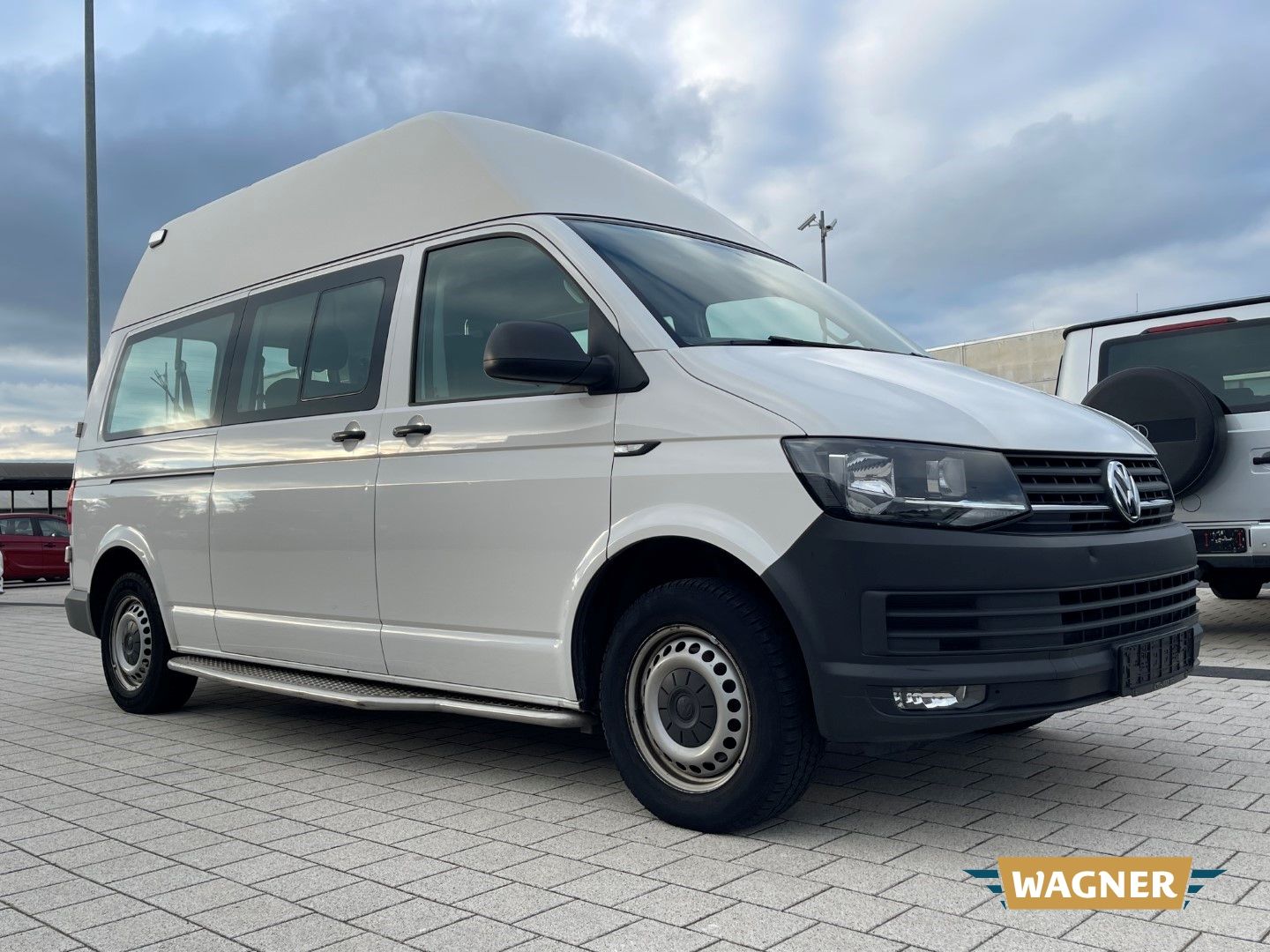 Fahrzeugabbildung Volkswagen T6 Kombi Hochdach lang 2.0 TDI 5-Sitzer