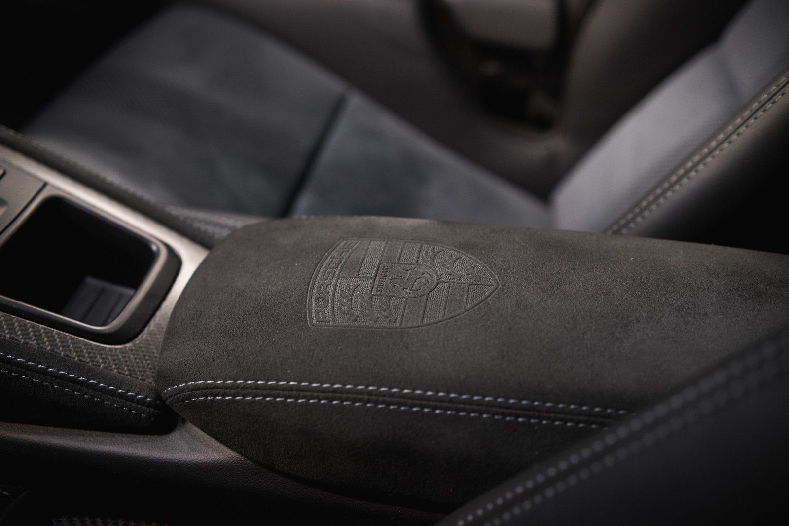 Fahrzeugabbildung Porsche 718 GT4 RS-Weissach-Clubsport-Lift-LED-Kam.-90 L