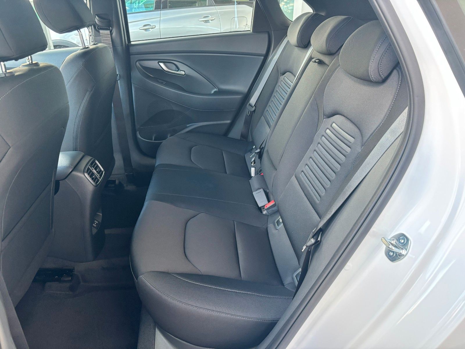 Fahrzeugabbildung Hyundai i30 Advantage Plus-Paket Toterwinkel/Navi!