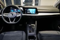 Volkswagen Golf VIII 1.0eTSI DSG Life StdHz Navi ACC Led