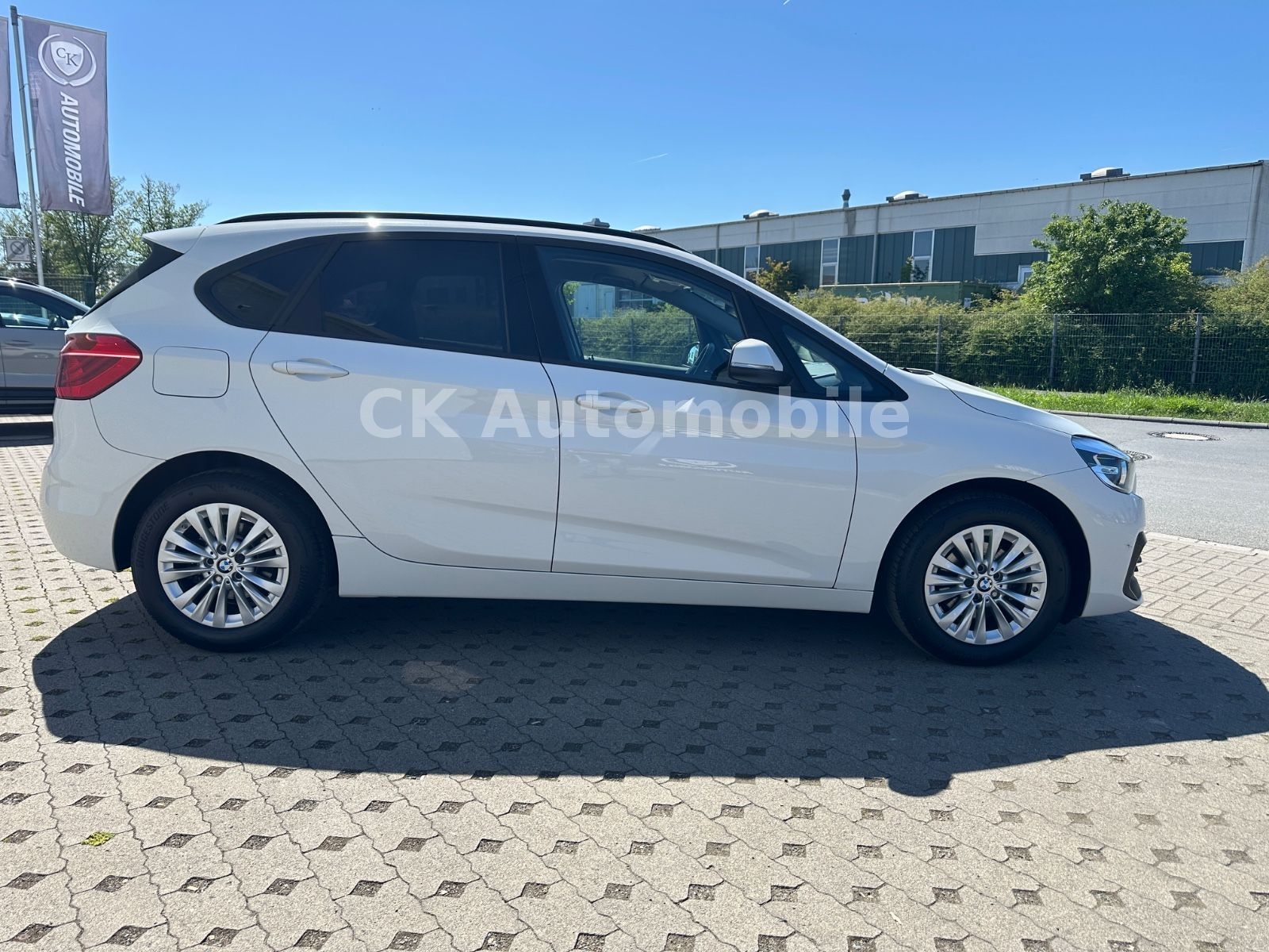 Fahrzeugabbildung BMW 218i Active Tourer Advantage Automatik/Navi/AHK