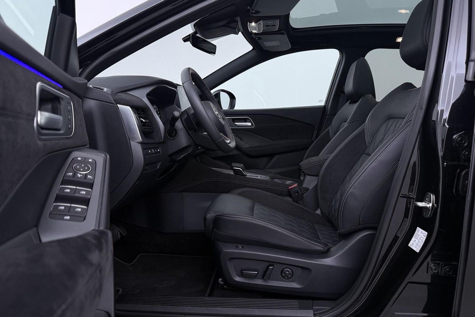 Nissan Qashqai 1.3 MHEV Xtronic Tekna+ | panorama dach imagem 3