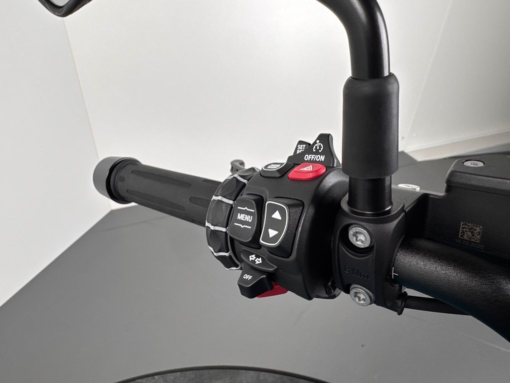 Fahrzeugabbildung BMW R 1300 R *NEUWERTIG *600 KM