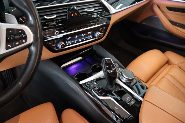 Fahrzeugabbildung BMW 530 d xDrive Sport Line|1HAND|VIRTUAL|LED|KAMERA