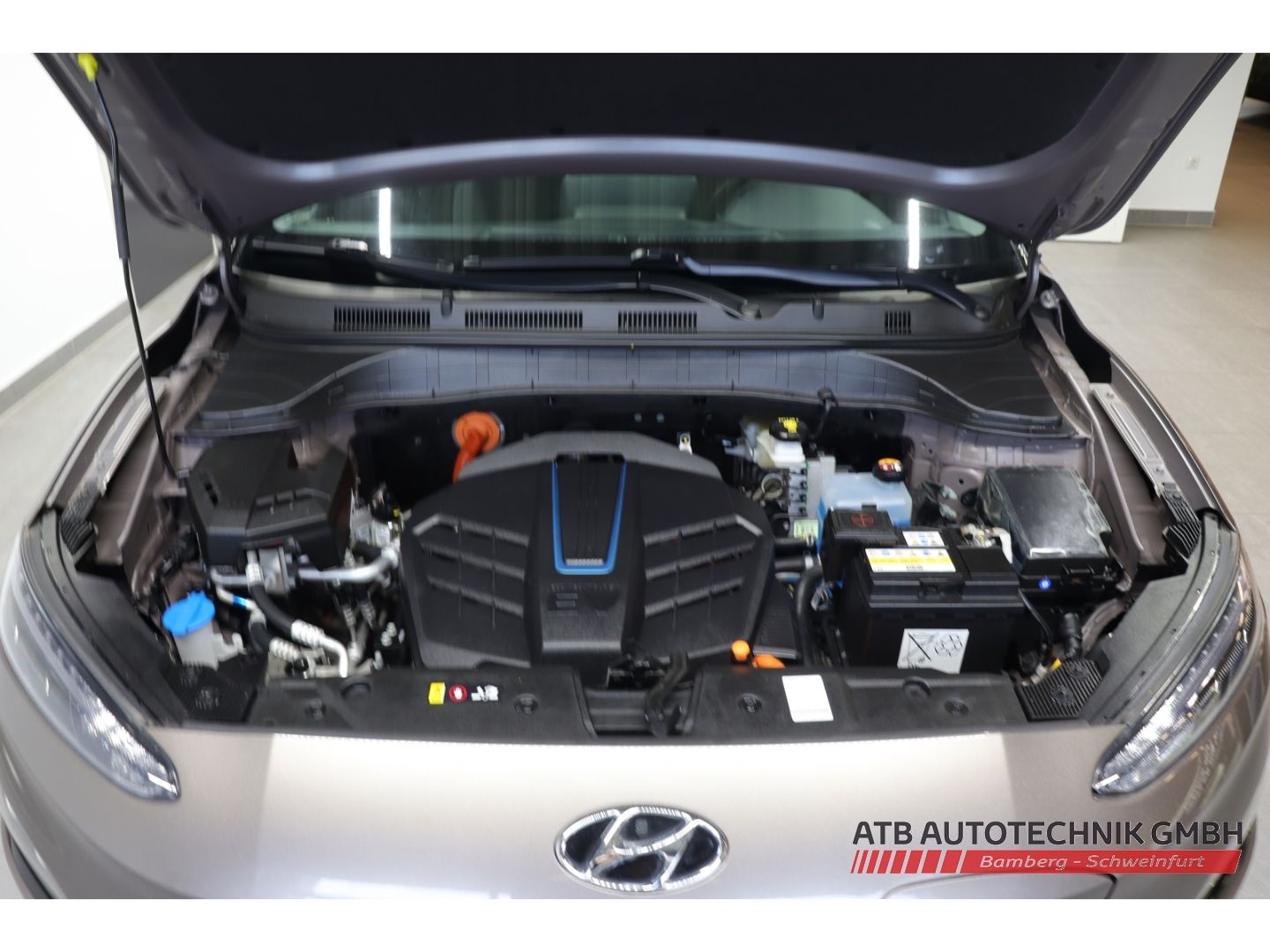 Fahrzeugabbildung Hyundai KONA Elektro Trend 2WD 39,2 kWh 96,6% SOH LED AC
