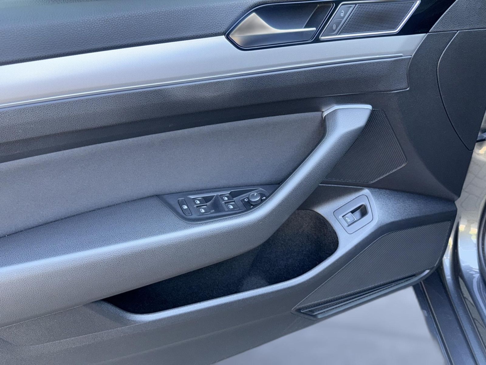 Fahrzeugabbildung Volkswagen Passat Variant  2.0 TDI / unfallfrei