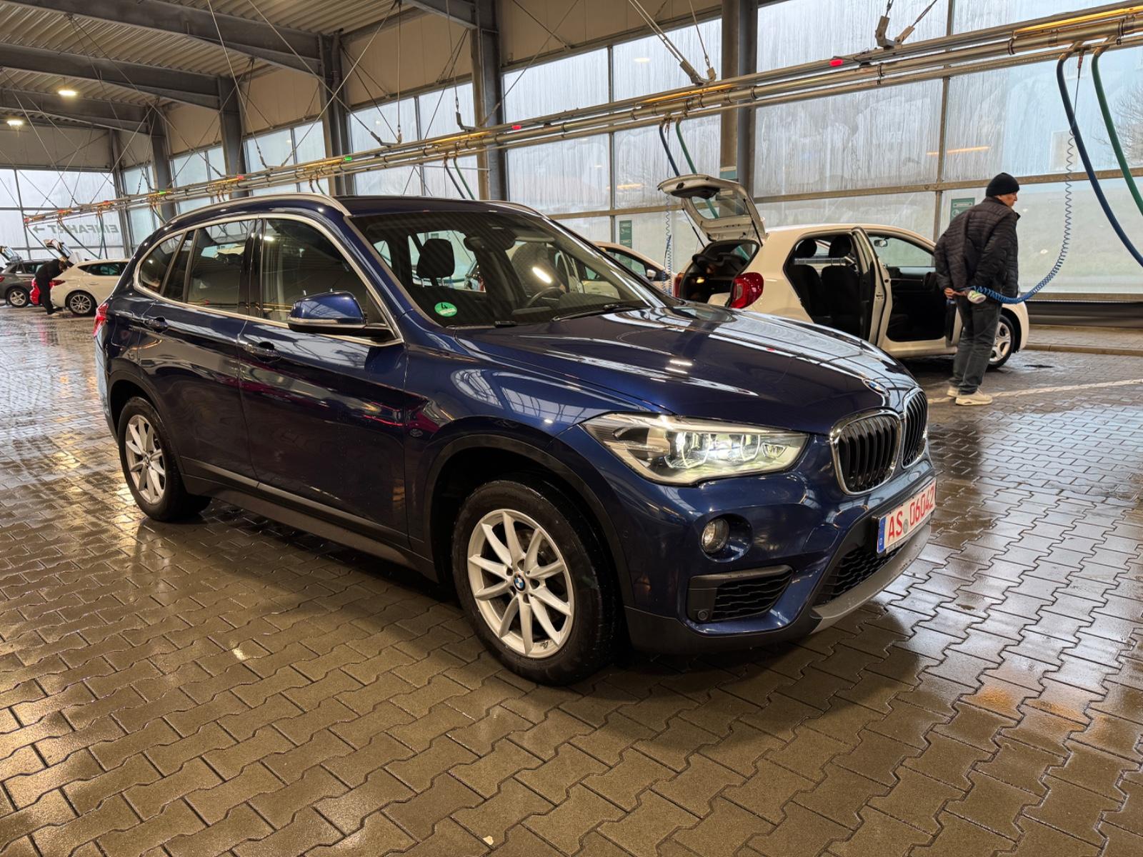 BMW X1 sDrive 18 d Advantage LED Aut. Navi