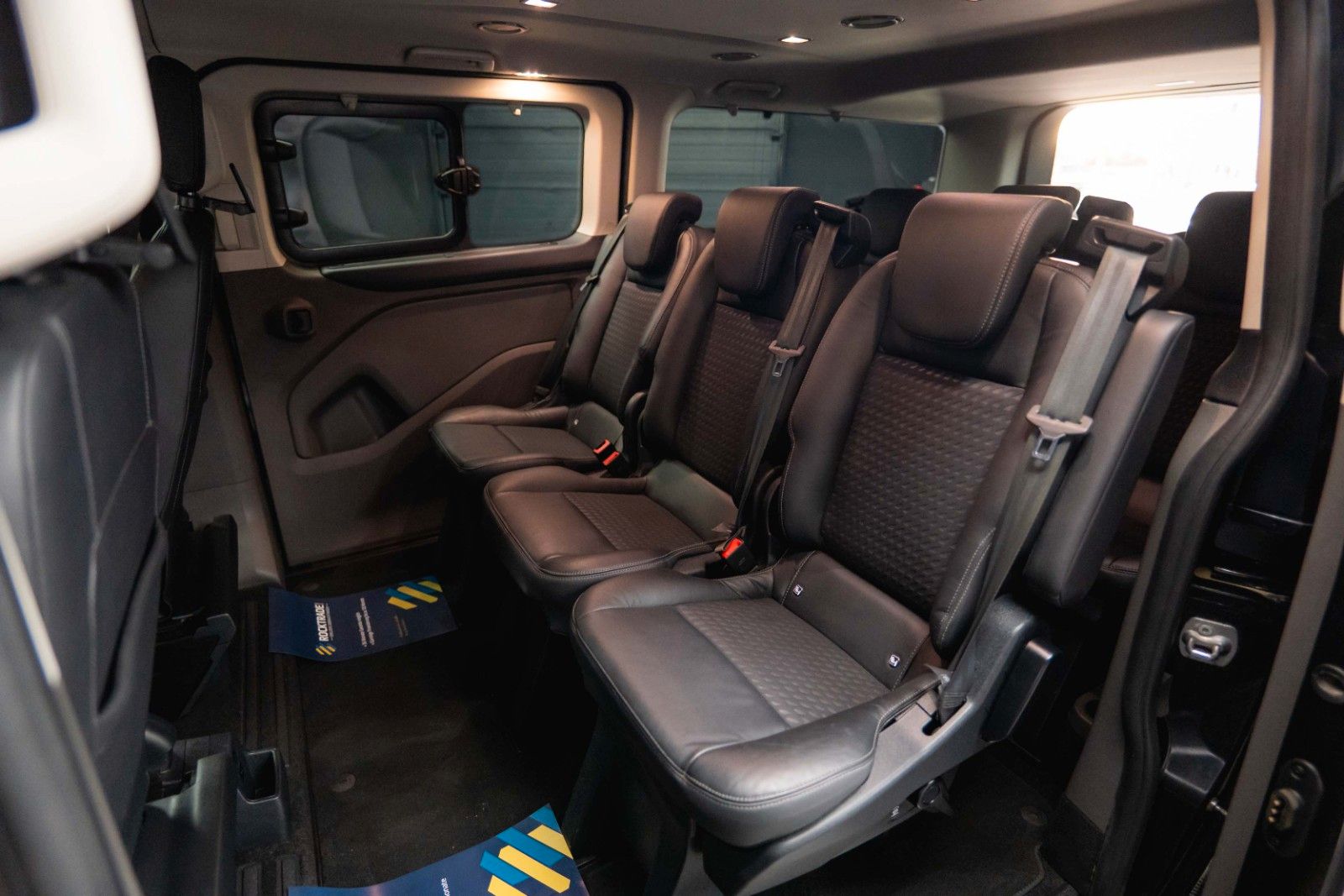 Fahrzeugabbildung Ford Tourneo Custom 320 L2 Sport | 8Sitze | ACC | LED