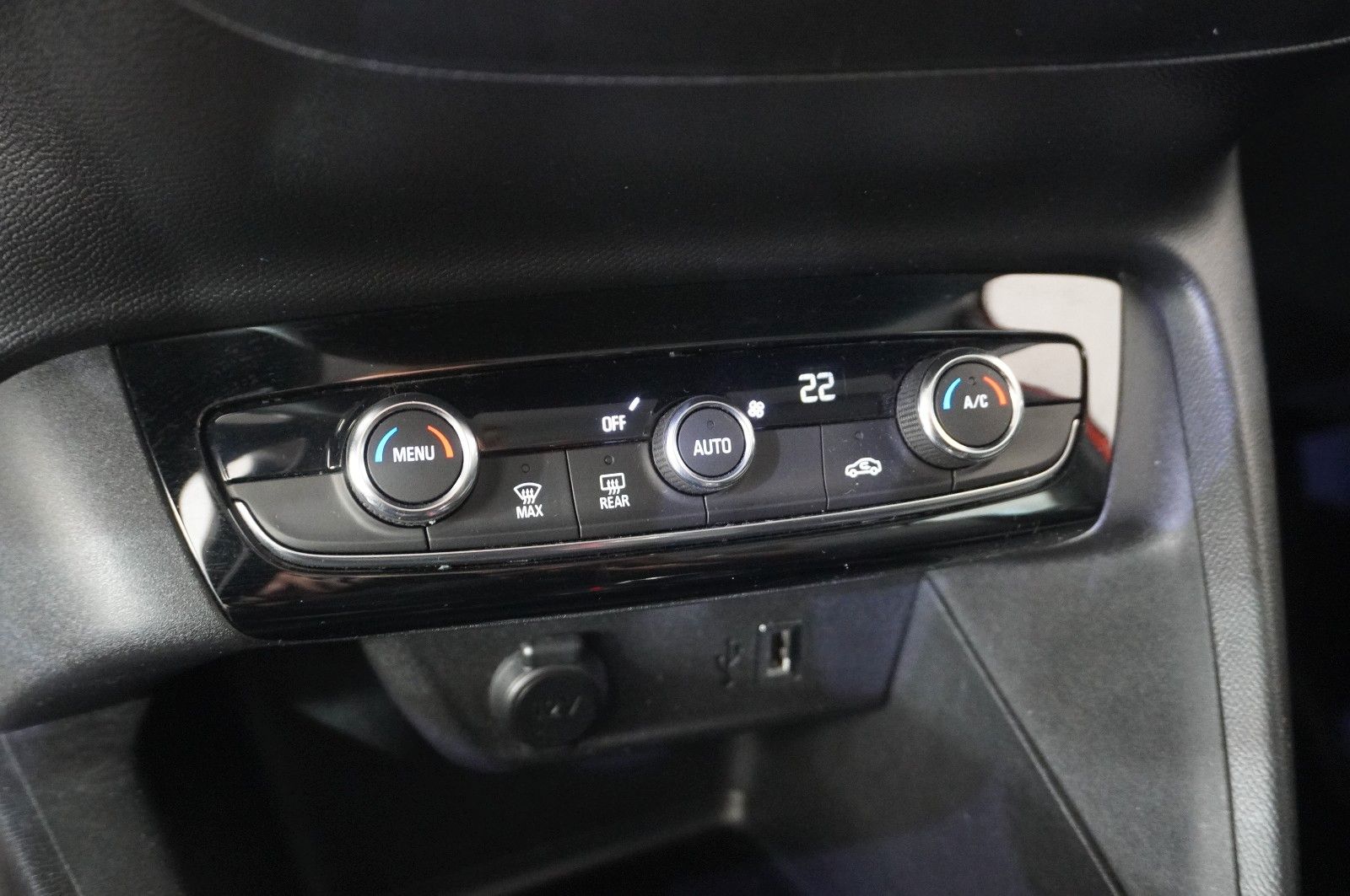 Fahrzeugabbildung Opel Corsa-e  EDITION 7,4kw/50kwh/Allwetter/
