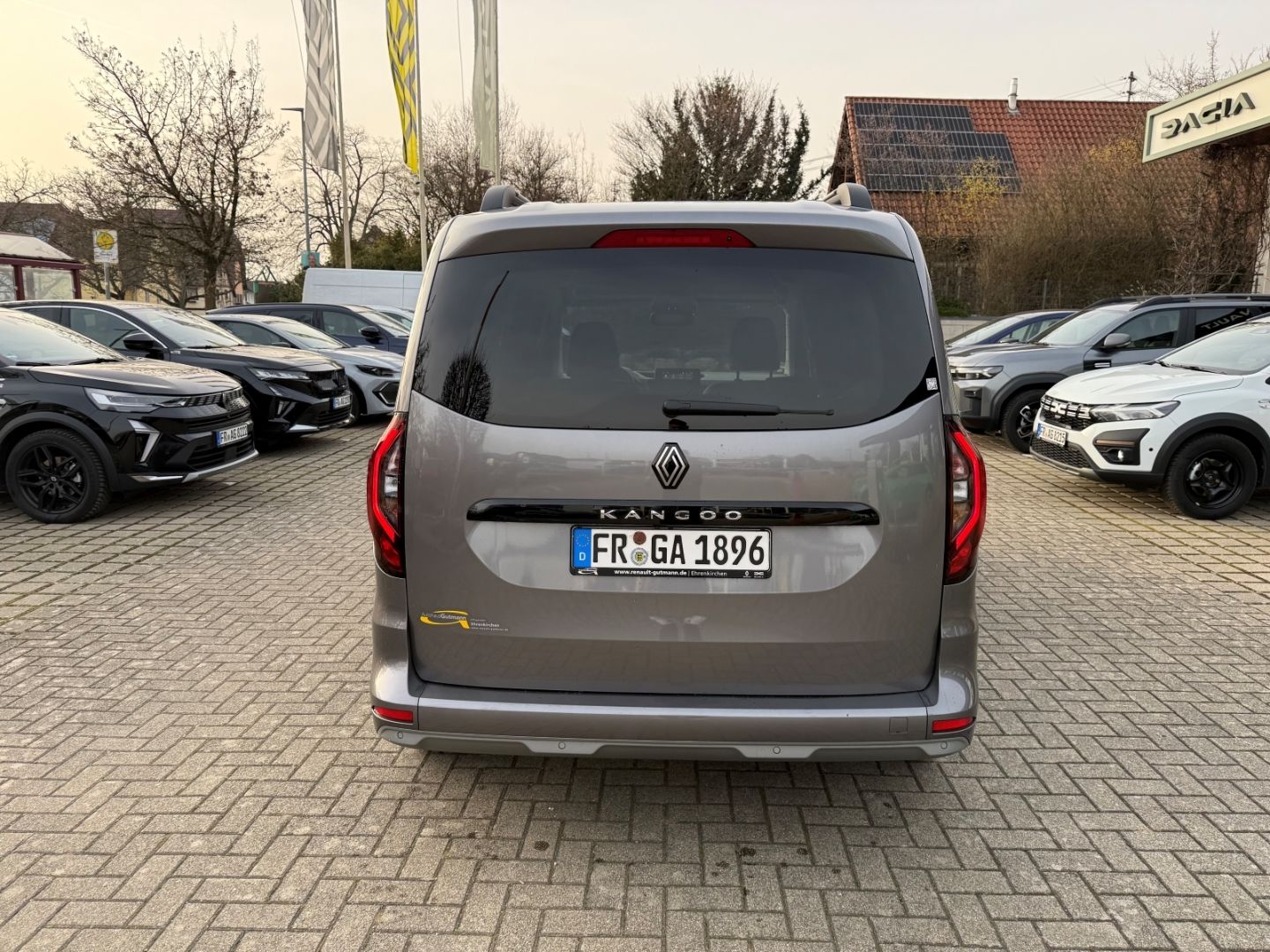 Fahrzeugabbildung Renault Kangoo III Techno Navi LED ACC Apple CarPlay And