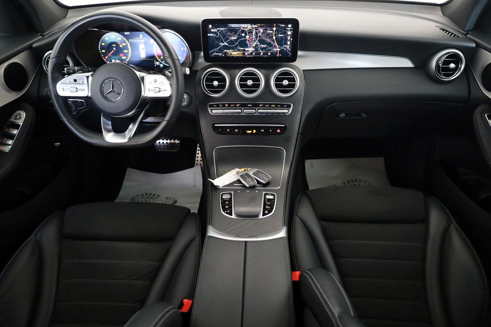 Fahrzeugabbildung Mercedes-Benz GLC 200d AMG Line TLeder,Navi,LED,Night/Park Pak