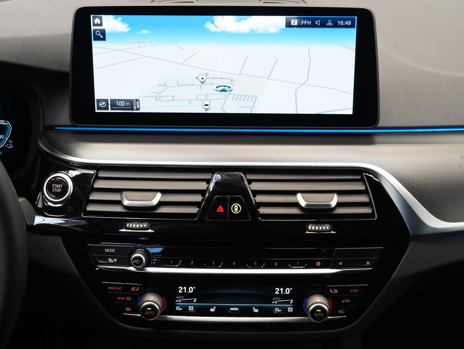 Fahrzeugabbildung BMW 530 e xDrive Touring M Sport SHADOW/HEADUP/AHK