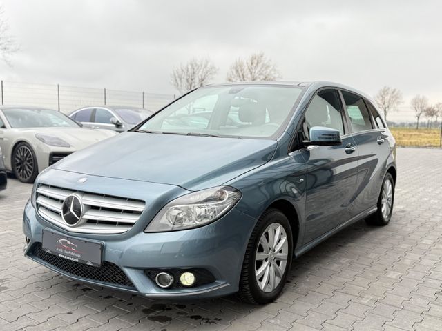 Mercedes-Benz B180  Navi  Panorama 1.Hand Tüv neu