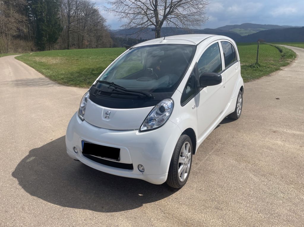 Image of Peugeot iOn