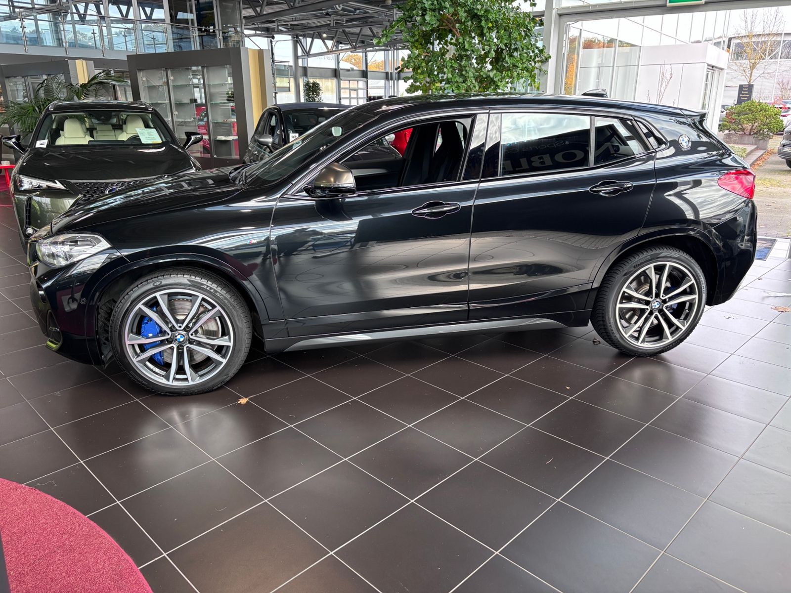 Fahrzeugabbildung BMW X2 xDrive M35 i HUD RFK LED