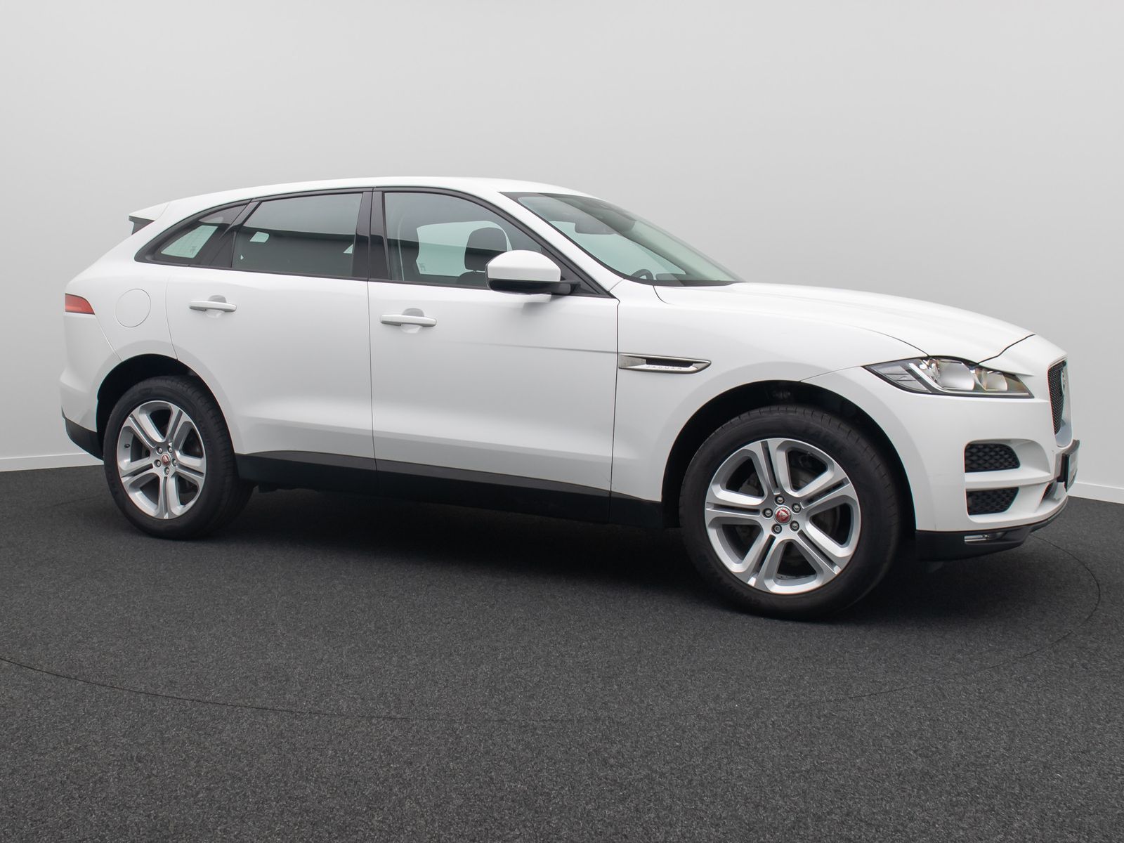 Fahrzeugabbildung Jaguar F-PACE Pure AWD Xenon Memory Kamera Tempomat 20"