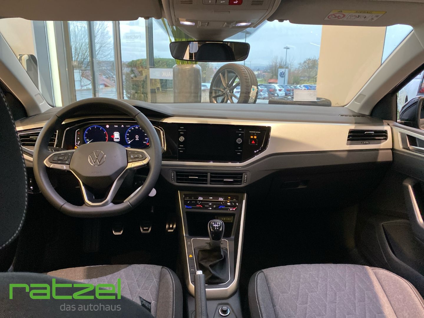 Fahrzeugabbildung Volkswagen Polo MOVE 1.0 TSI SHZ+PDC+Kamera+LED+AppConnect