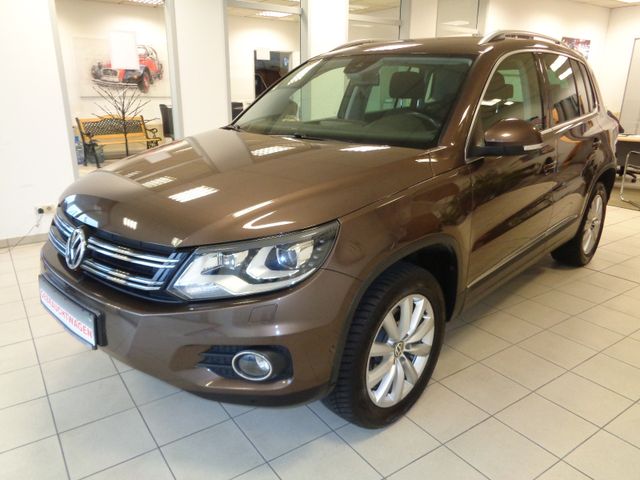 Volkswagen Tiguan 2.0 TSI 155kW 4MOTION / NAVI / AHK