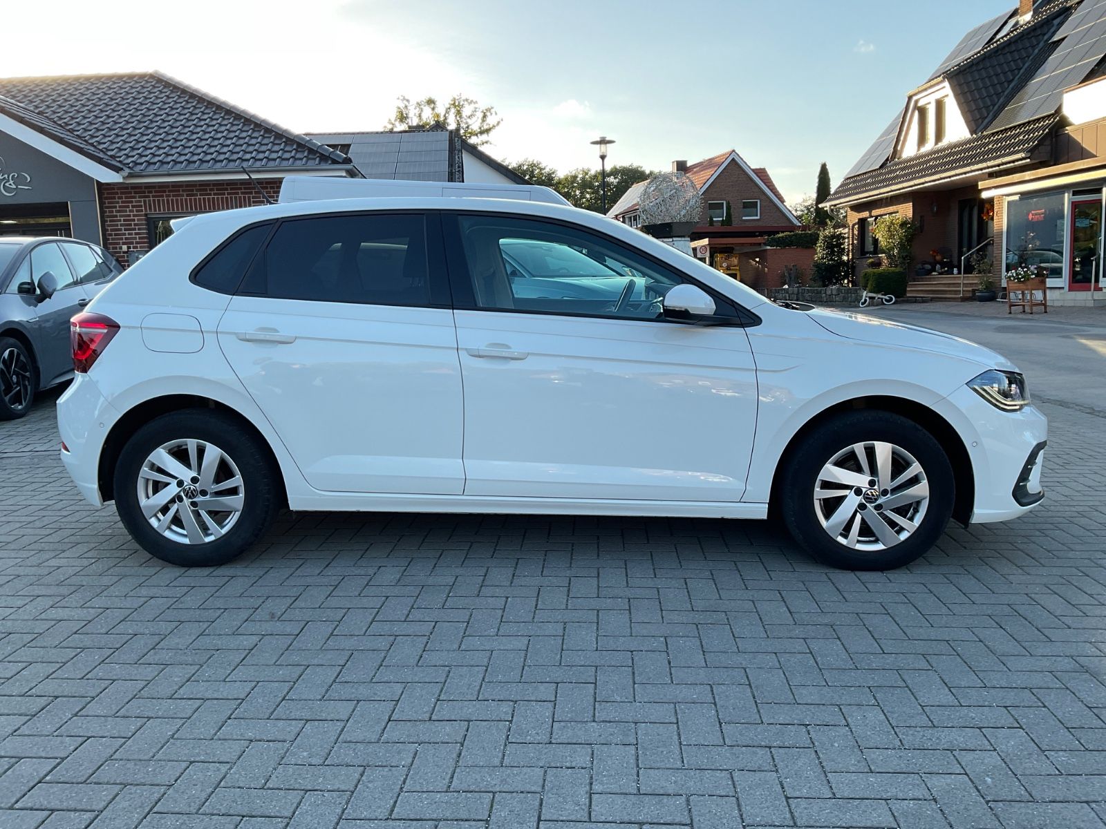 Fahrzeugabbildung Volkswagen Polo 1.0 TSI Style,LED,AHK,Virtual,ACC,Carplay,