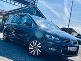 Volkswagen Sharan Highline *7 SITZE* EL. SCHIEBETÜREN*AHK* - Volkswagen Sharan in Lübeck