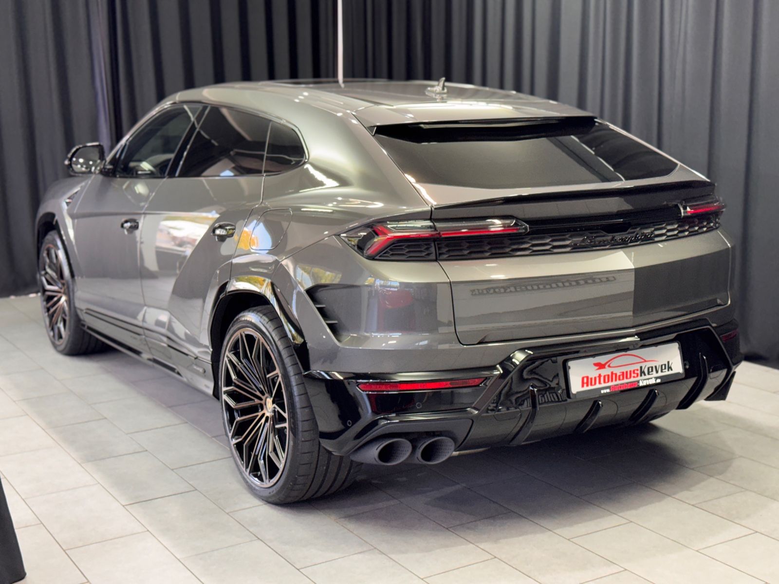 Fahrzeugabbildung Lamborghini URUS SE|BANG/OLUFSEN|PANO|MY25|BLANCO COC