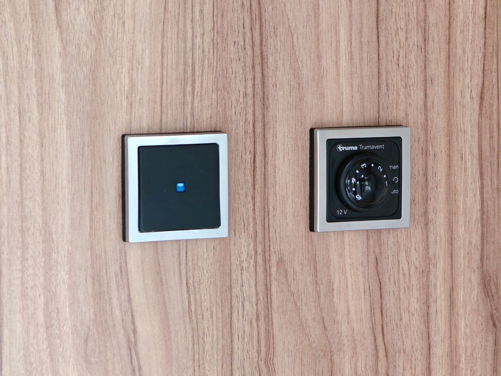 Fahrzeugabbildung HYMER / ERIBA / HYMERCAR Feeling 470 Elegance - JETZT 6.683€ SPAREN !!!