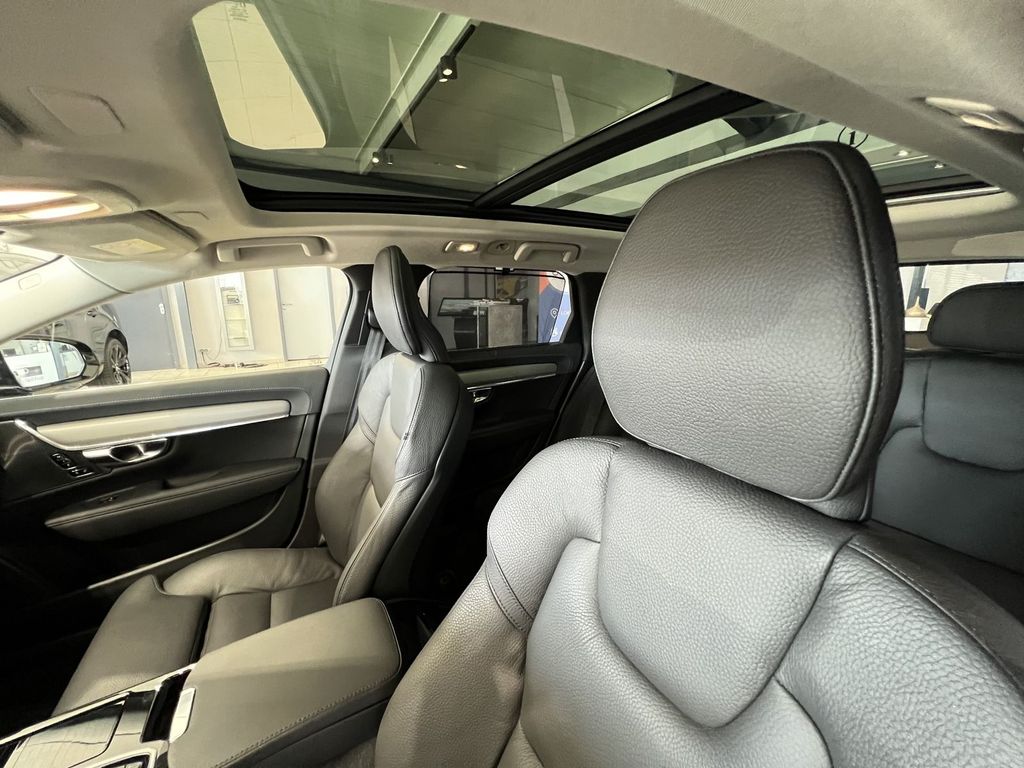 Volvo V90 T6 Plus Bright Recharge AWD BLIS AHK Pano