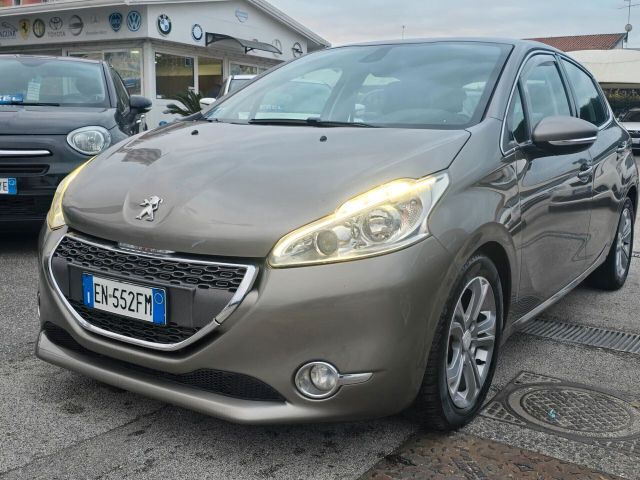 Peugeot 208 1.4 HDi 68 CV 5 porte Allure