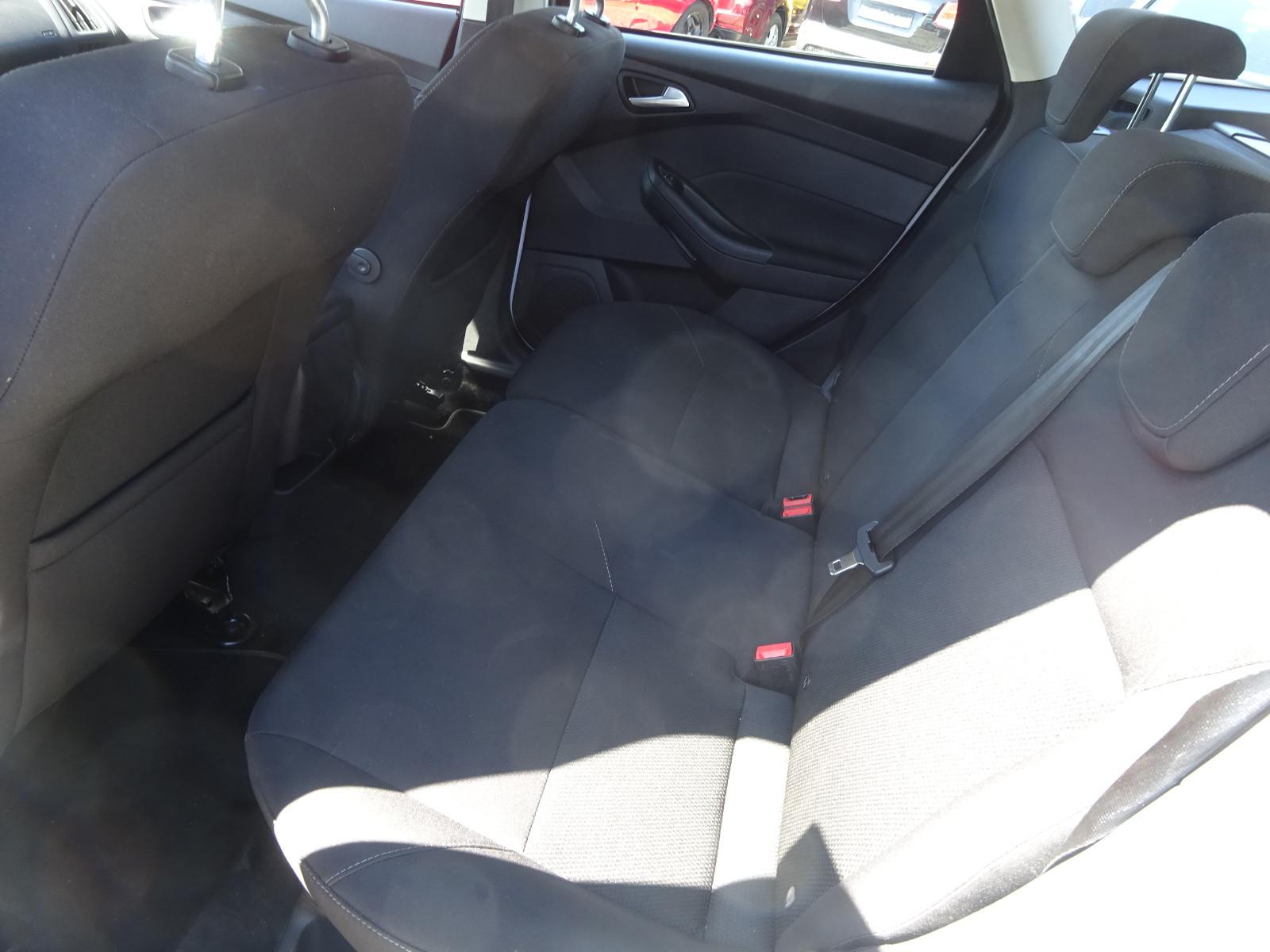 Ford Focus 2015 — photo 8