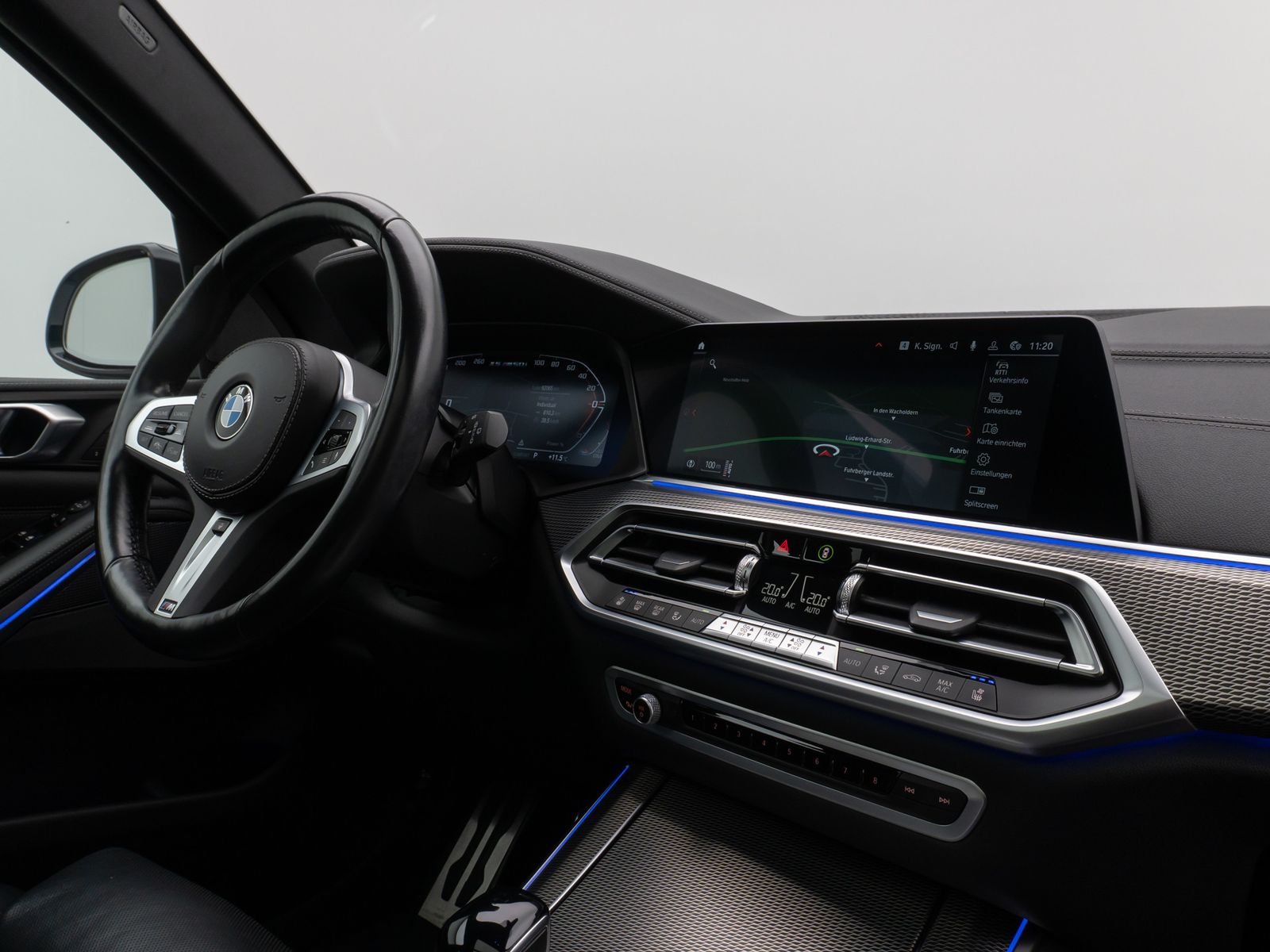 Fahrzeugabbildung BMW X5 M50i Panorama 360° HUD DAB H/K AHK Individual