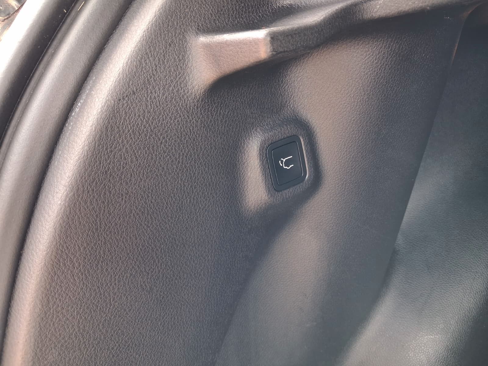 Fahrzeugabbildung Jeep Compass S Plug-In Hybrid 4WD Leder